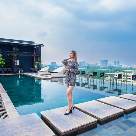 O Hotel Pune Exterior photo Sky Pool