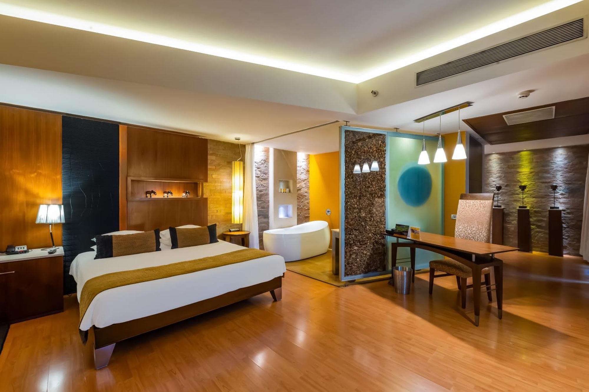 O Hotel Pune Exterior photo Suite at the Park, Hyderabad