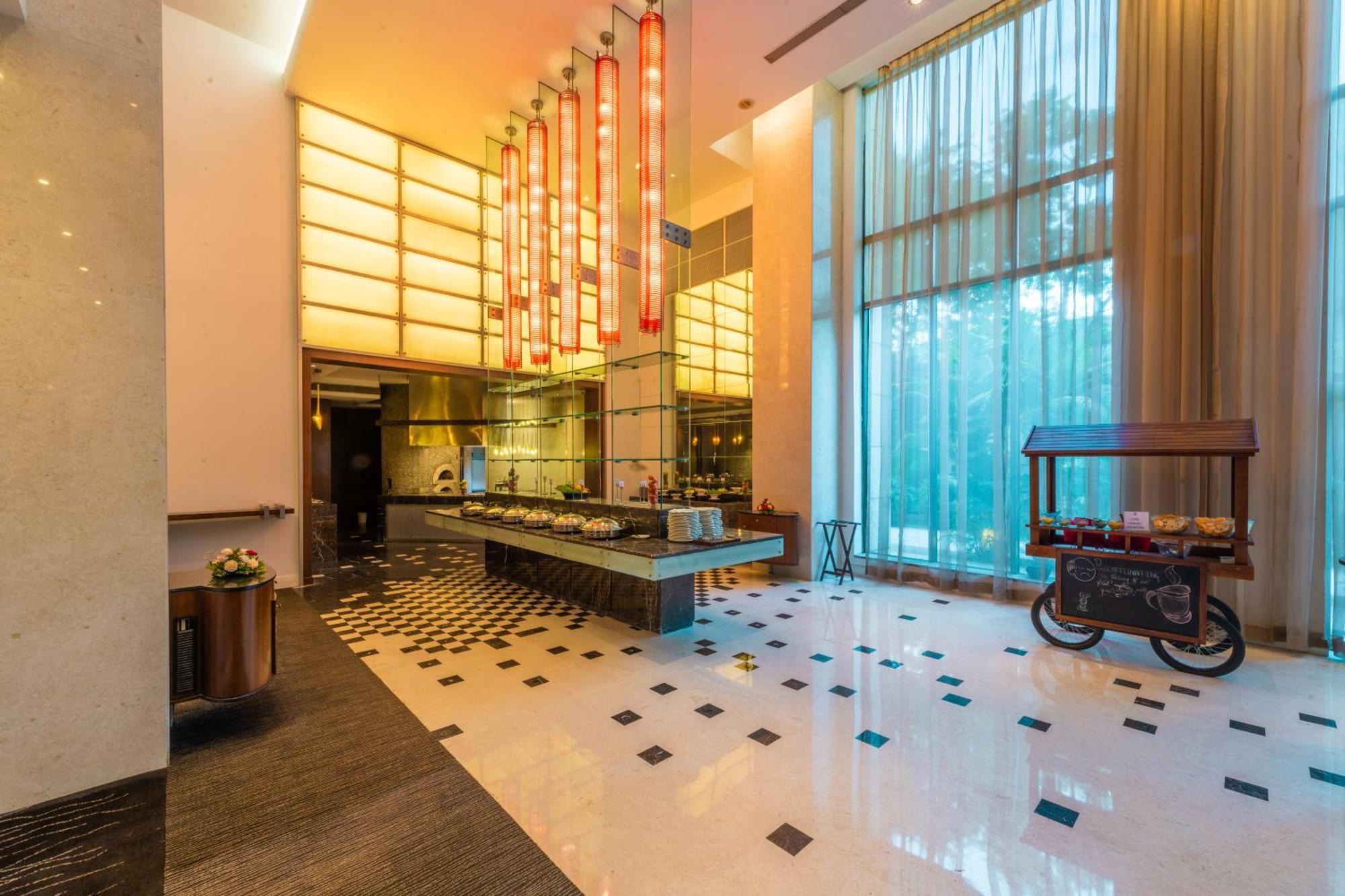 O Hotel Pune Exterior photo The lobby of the hotel