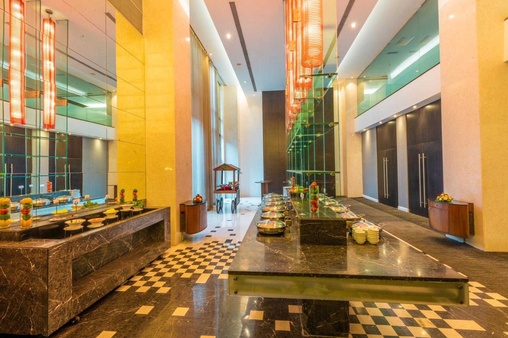 O Hotel Pune Exterior photo The lobby