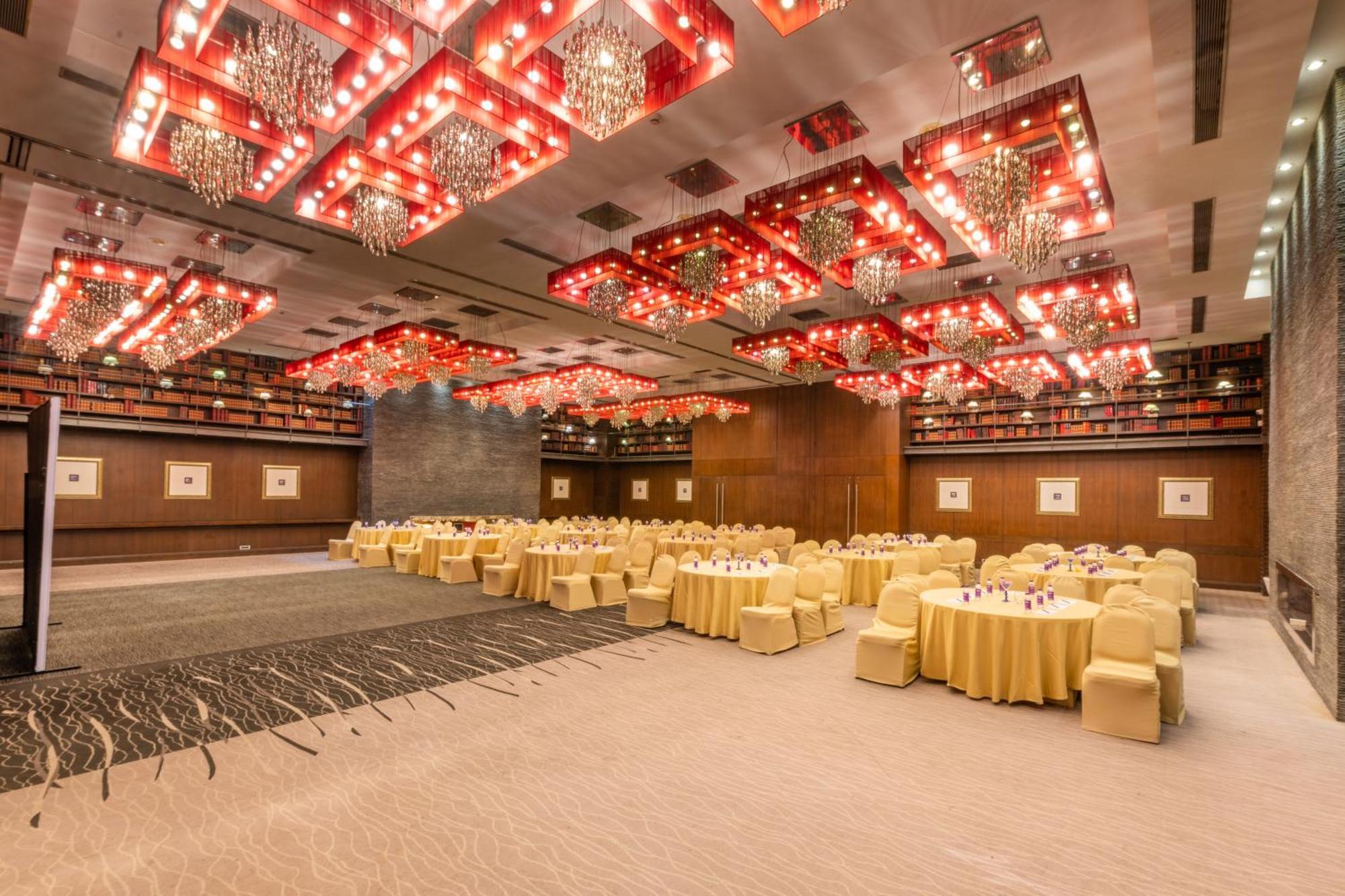O Hotel Pune Exterior photo The Grand Ballroom