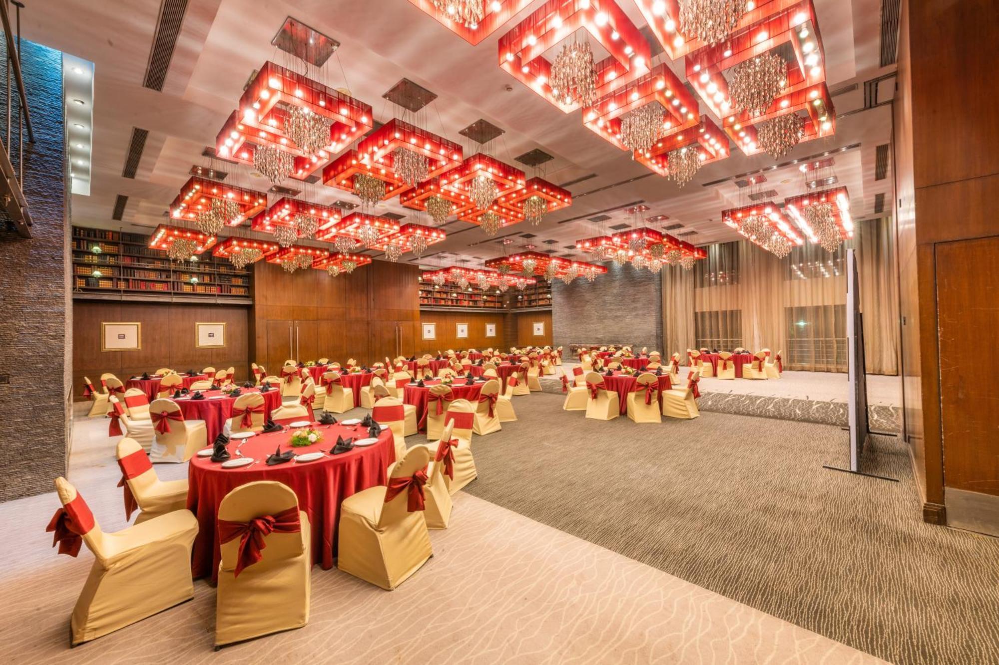 O Hotel Pune Exterior photo The Grand Ballroom