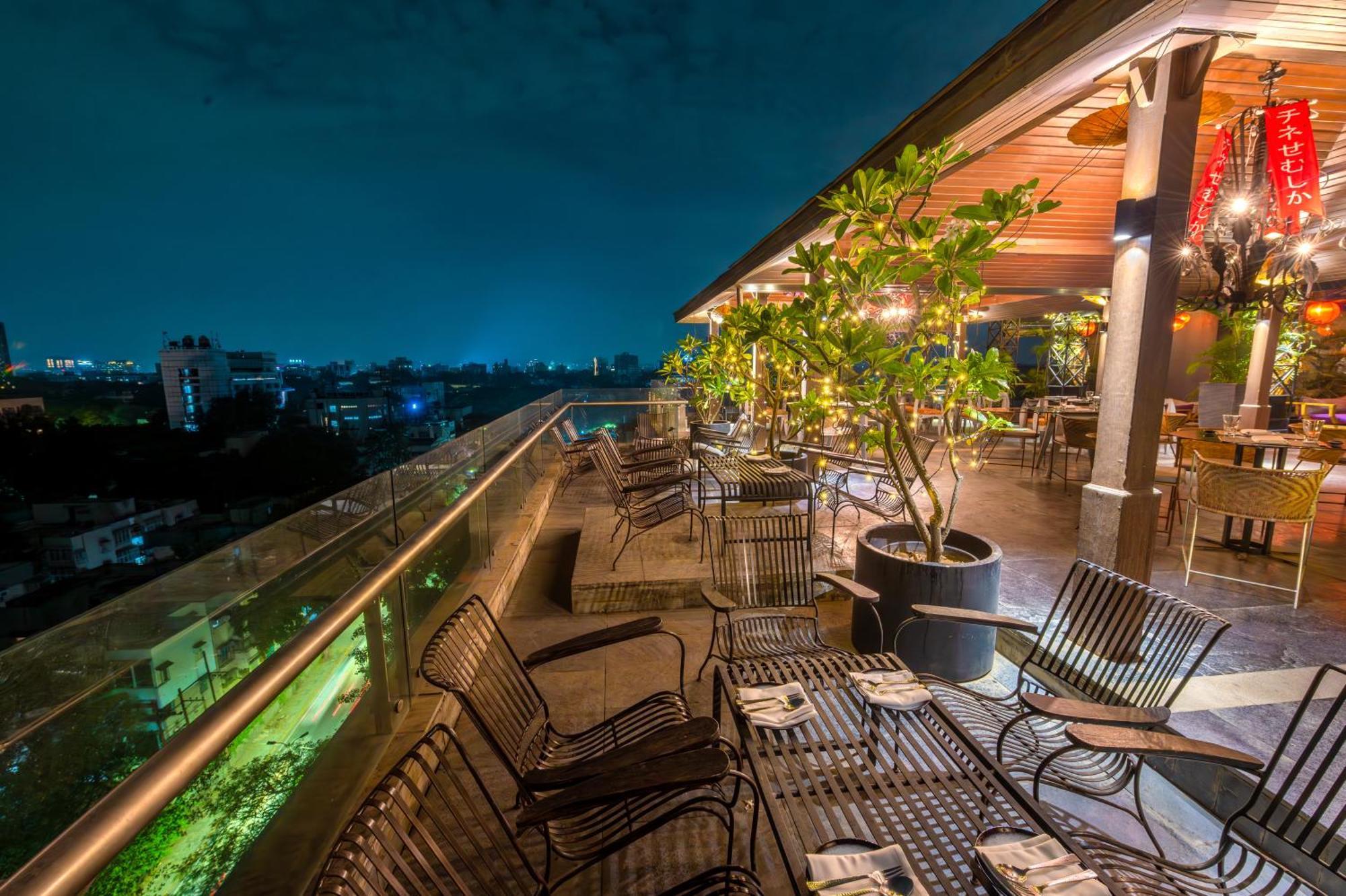 O Hotel Pune Exterior photo The Sky Bar